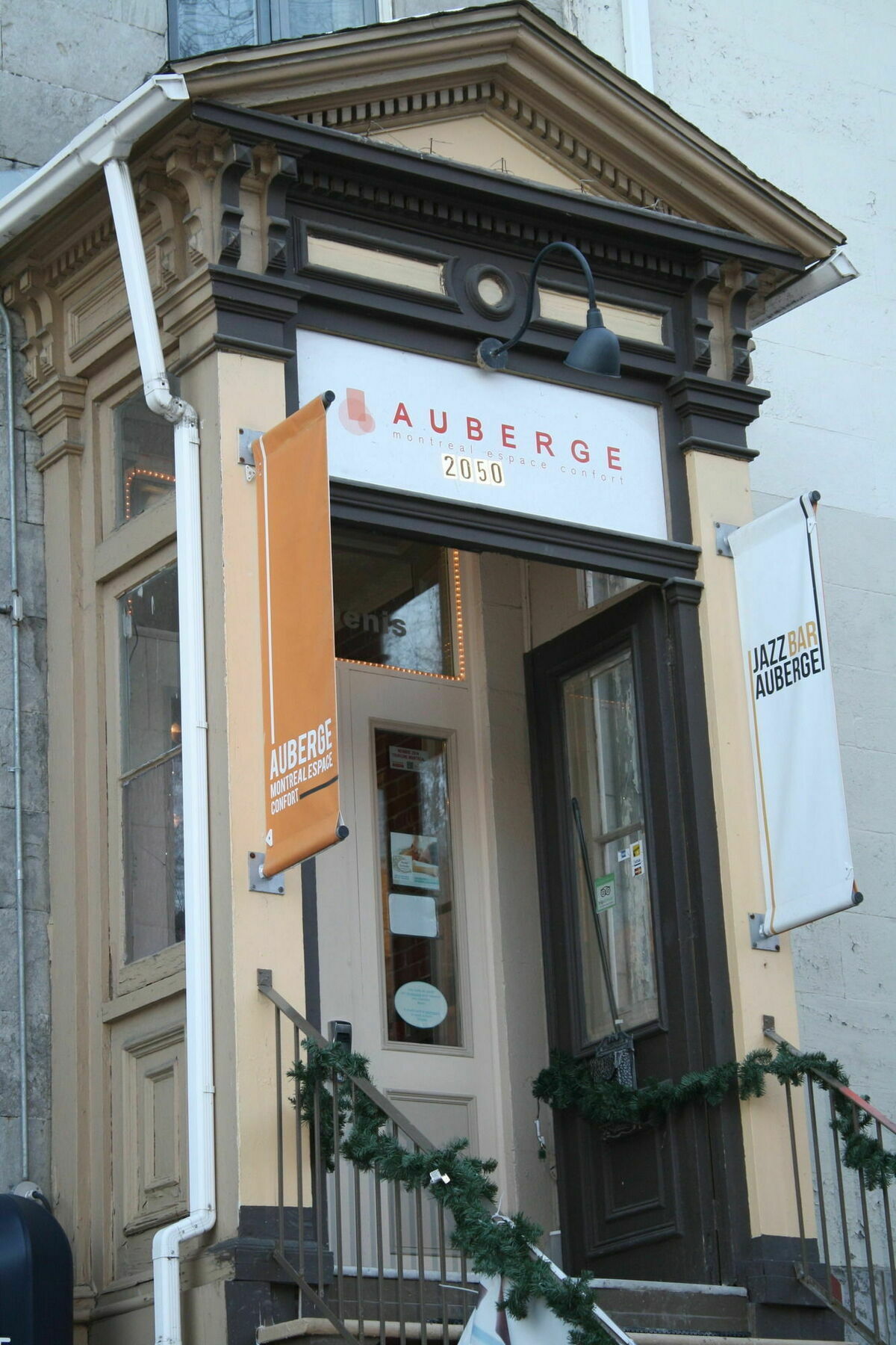 Auberge & Hotel Montreal Espace Confort Exteriör bild